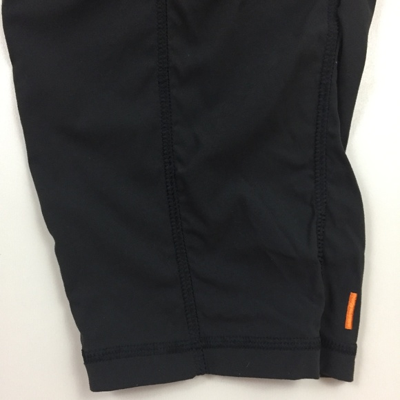 LUCY Dark Gray Ruching Fabric Active Crop Pants - Picture 7 of 8